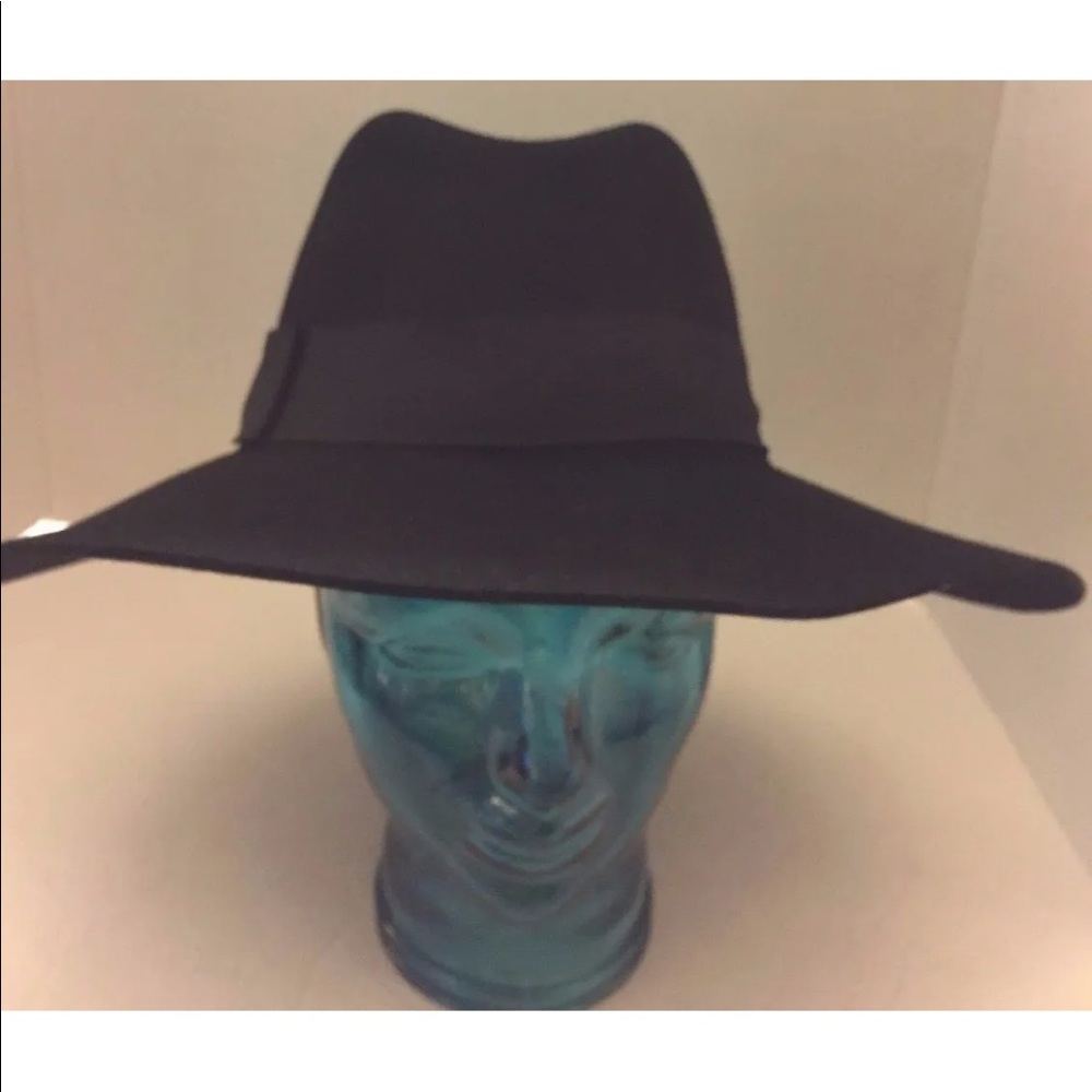 New Brixton 100% Wool Black Small Lace Bow Accent Women Hat